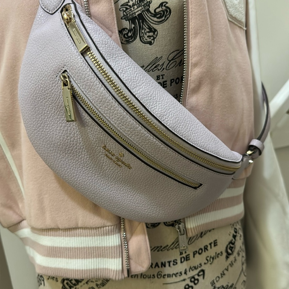 Used once Kaye Chelsea Lilac Pebbled Beltbag